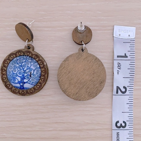 Tree of life wooden blue earrings - Picture 5 of 5